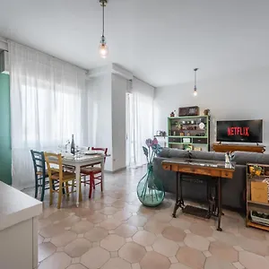 Dalla Bruna - Above The Roofs Of The Centre Apartment Modena